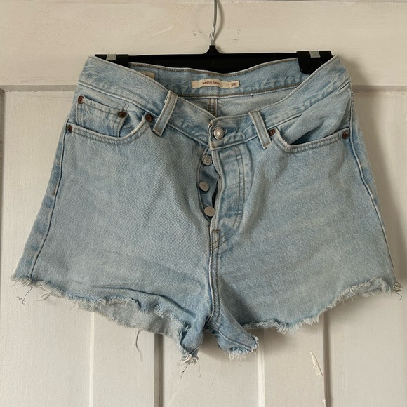 Levi’s Women's Light Blue Wedgie, High Waisted Shorts - Picture 1 of 2
